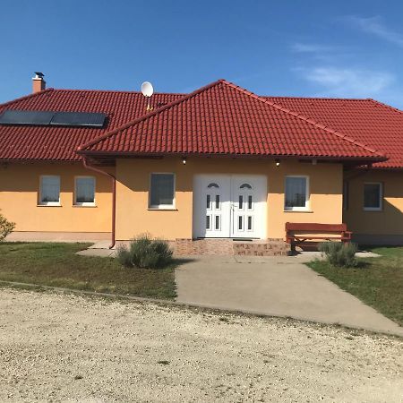 Bencsik Tanya Szentkiraly - Szallashely & Rendezvenyhaz Exteriér fotografie