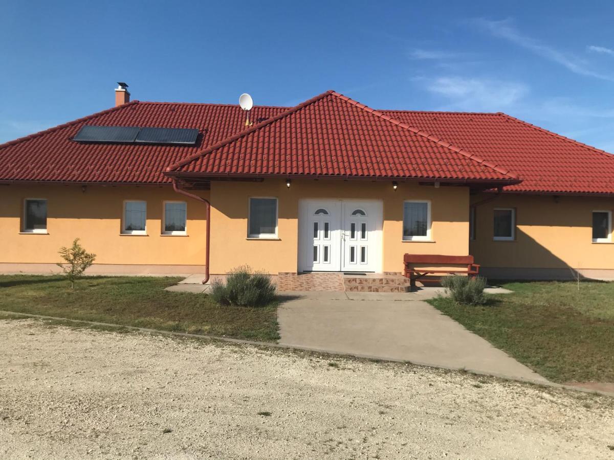 Bencsik Tanya Szentkiraly - Szallashely & Rendezvenyhaz Exteriér fotografie
